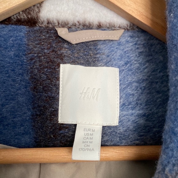 H&M ‘shacket’ - warm and comfortable, lined with side splits and deep pockets - Picture 3 of 5